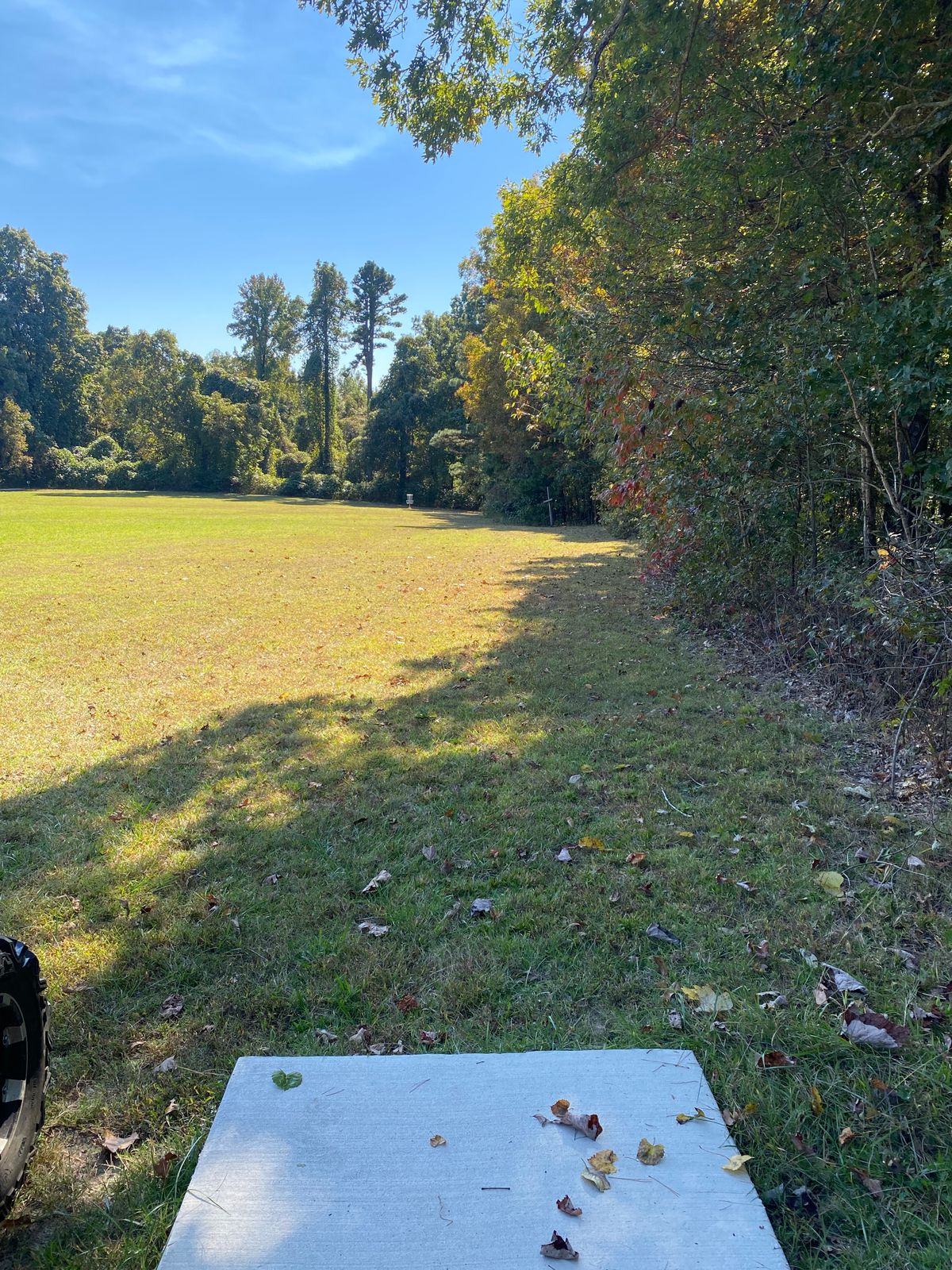 Hole 14 tee pad (red)