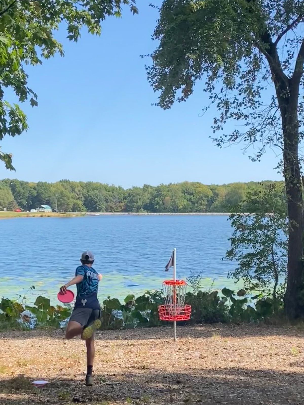 Trey T putt on Black Layout