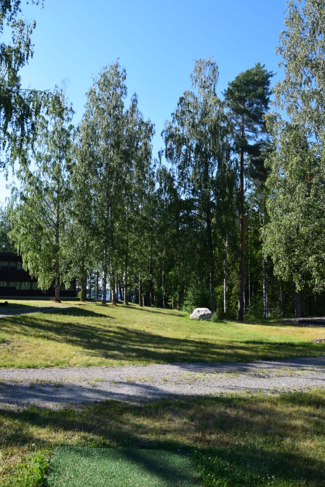 Väylä 4. 80m Simppeli suora väylä.