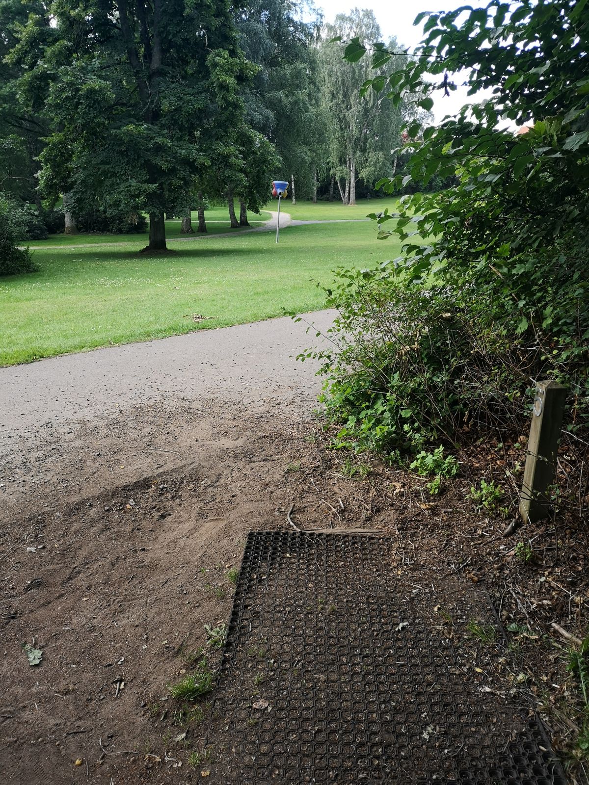 Hål 5 (var försiktig med cykelvägen)