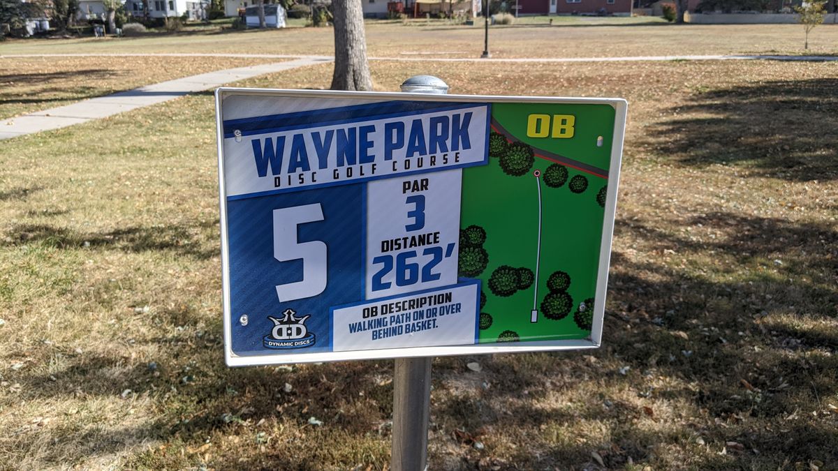 Hole 5 Tee sign