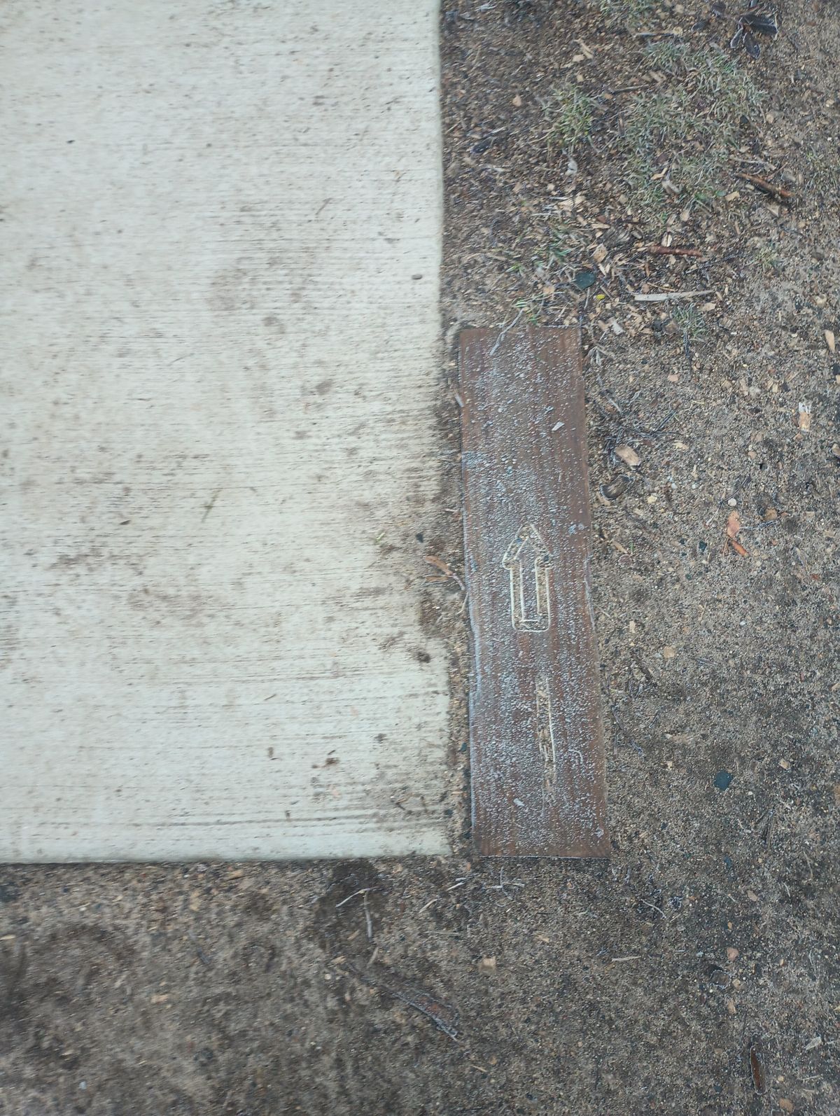 This is how the holes are marked (this is hole one)