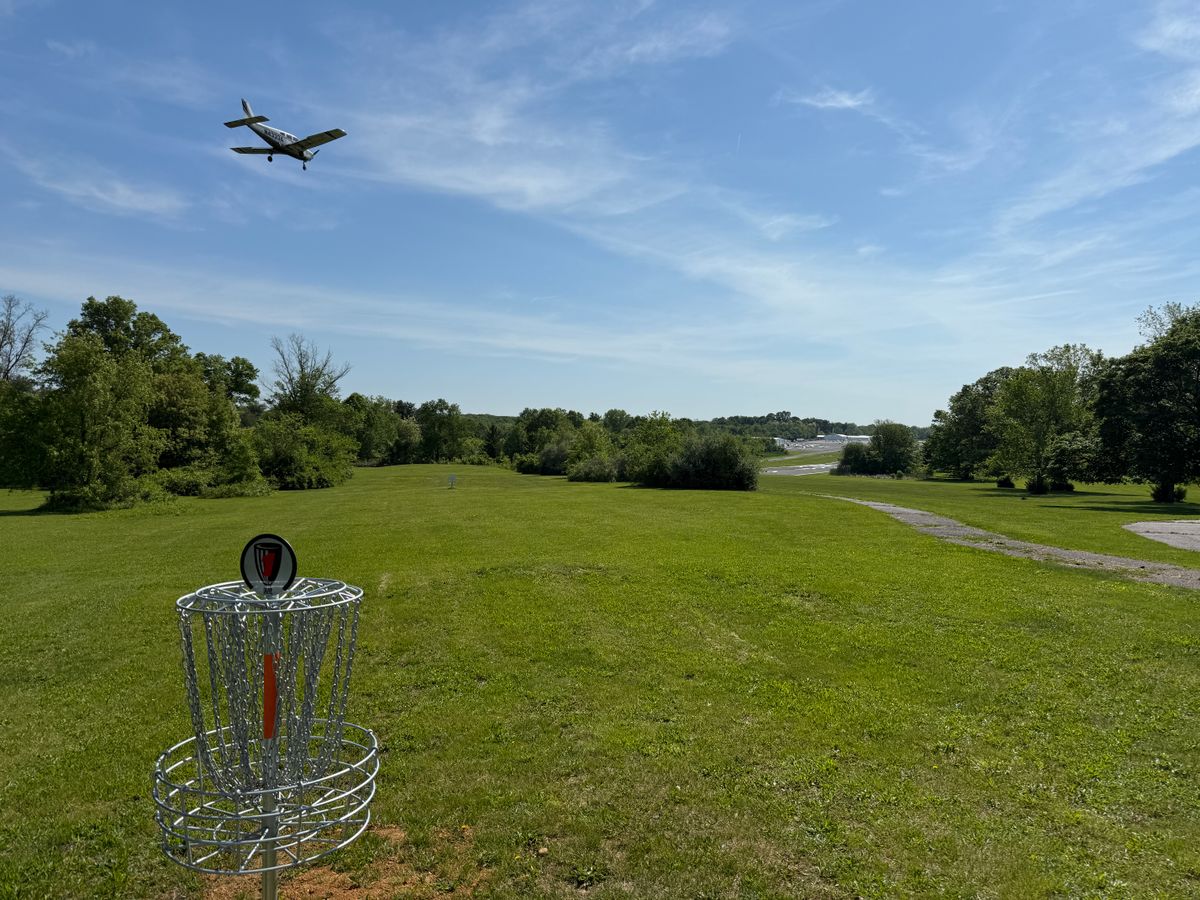 Planes landing is so cool!