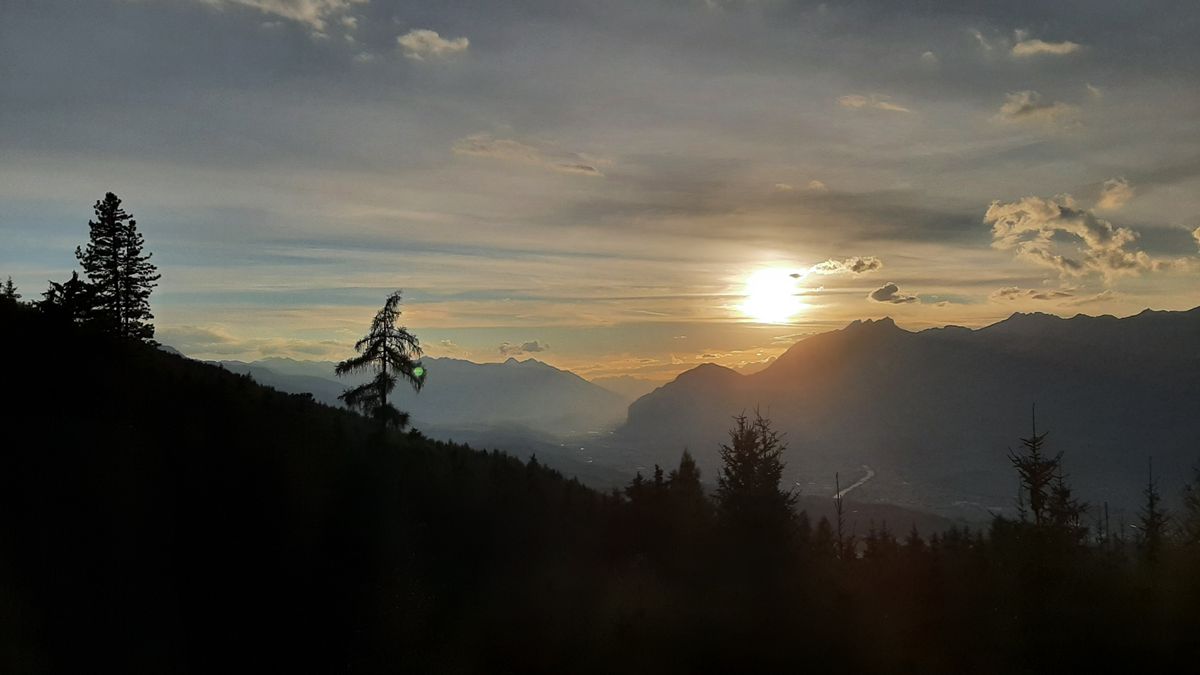 Sehr empfehlenswert - Gondel an bestimmten Tagen im Abendbetrieb - erst etwas discgolfen und dann den Abend gemütlich ausklingen lassen.