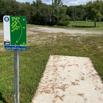 Hole 8 tee