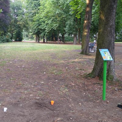 Bahn 7: Links neben dem Weg lauert der Teltowkanal