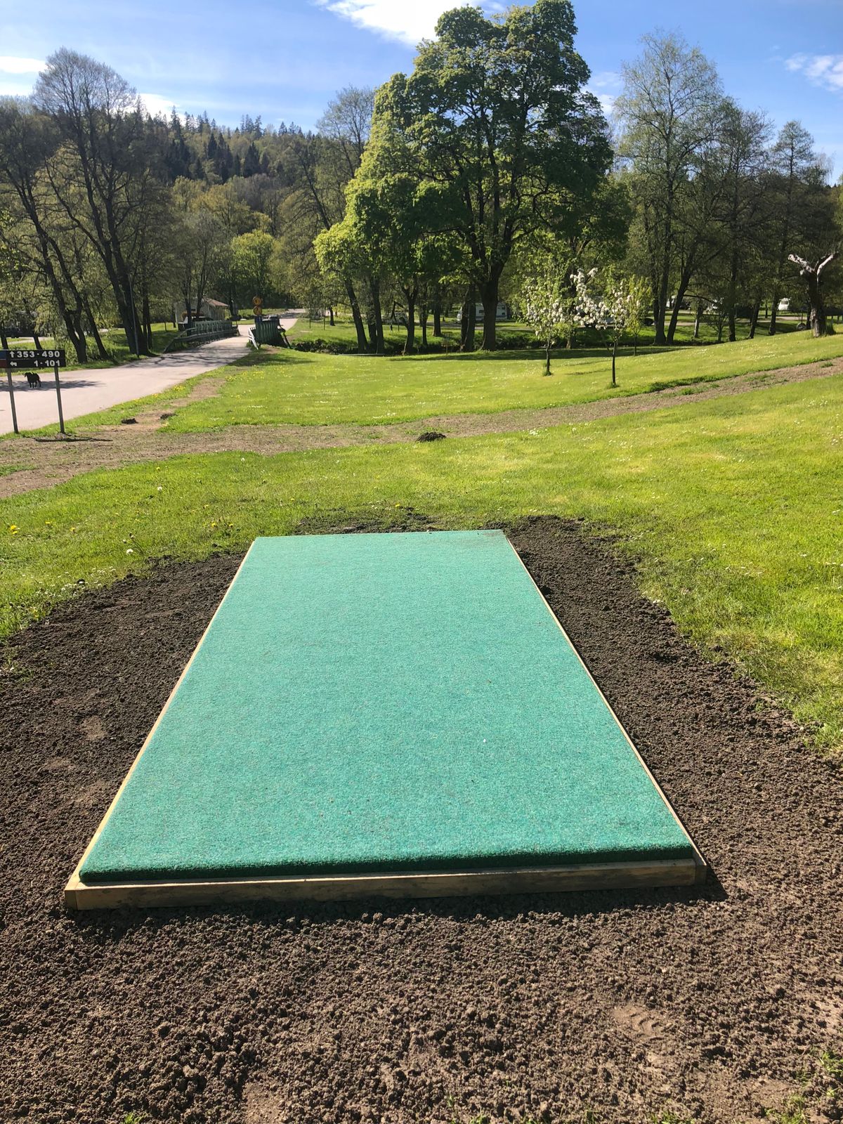 Tee 1