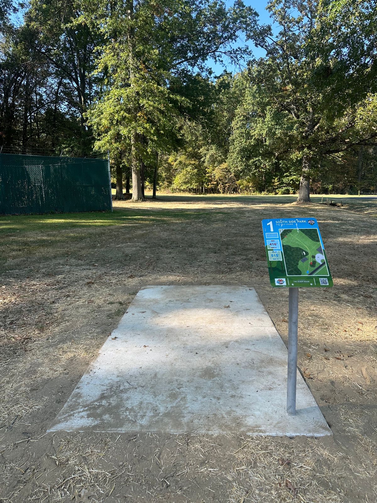 Hole 1 Red Tee (Short)