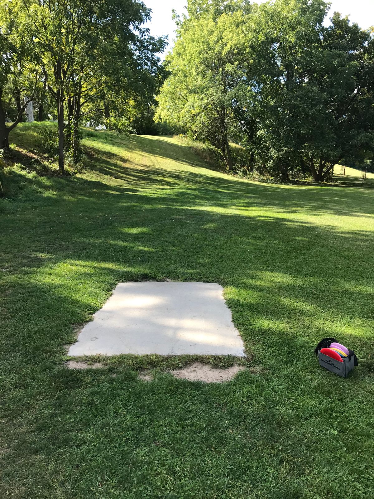 Tee 1. The photo doesn’t do justice to how steep it is