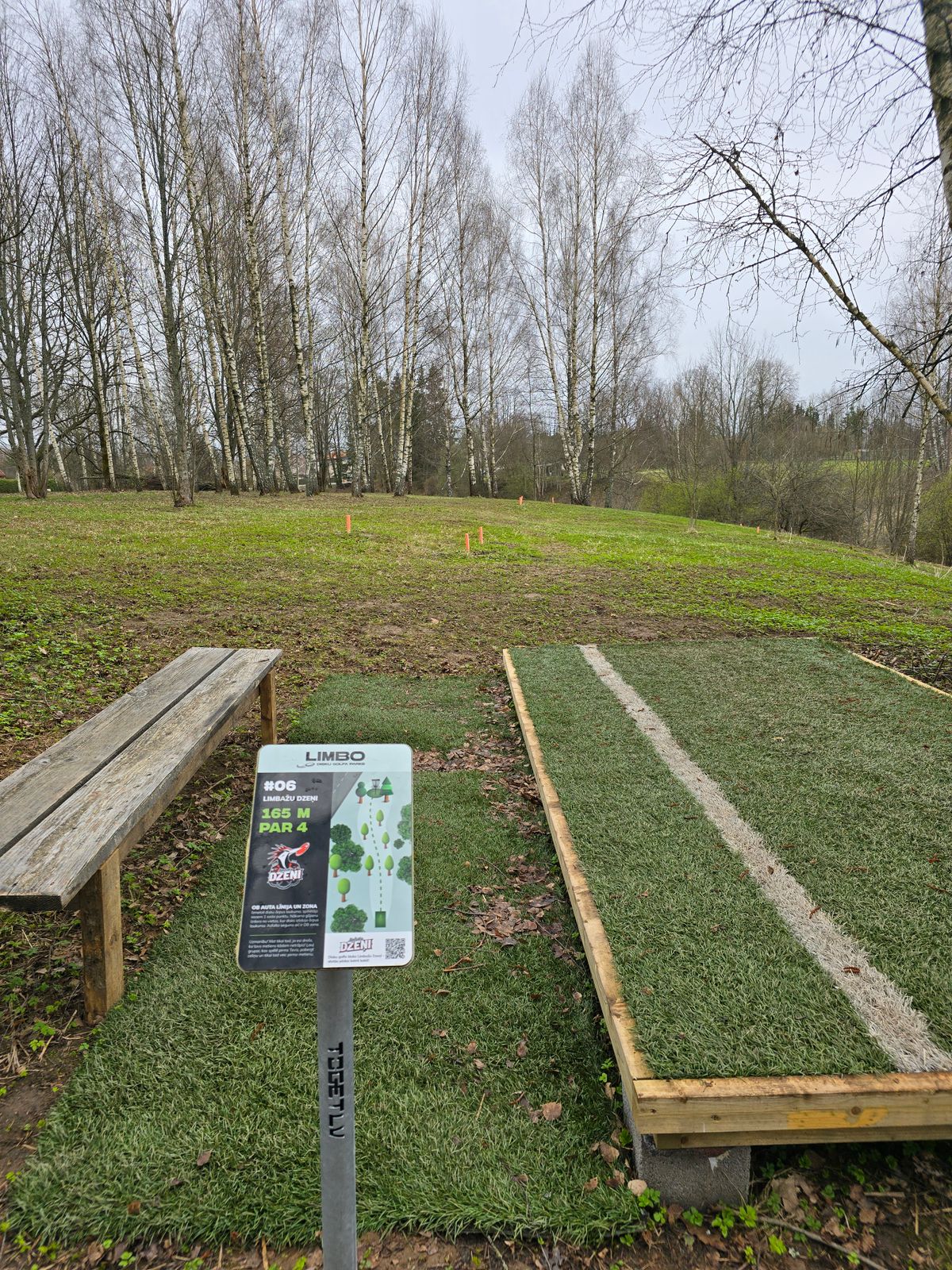 Almost every tee has a bench!