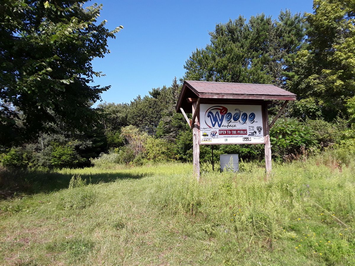 #1 tee is beyond sign to right.
