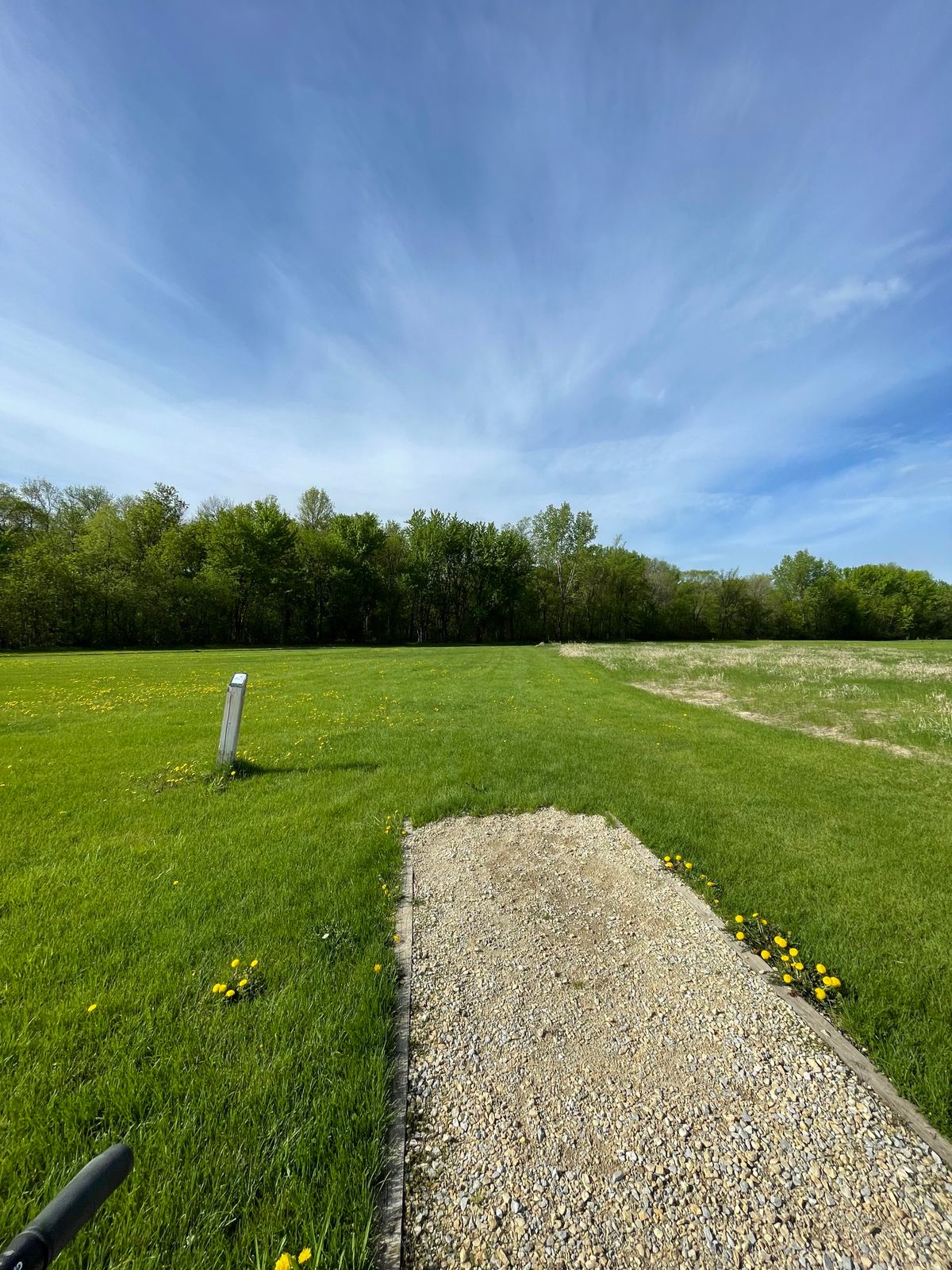 Hole 1 tee white