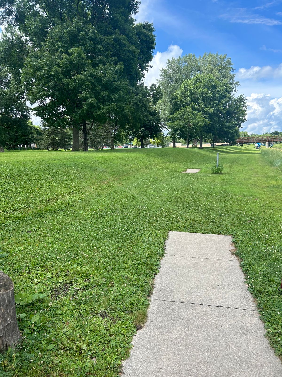 Hole 5 teepad
