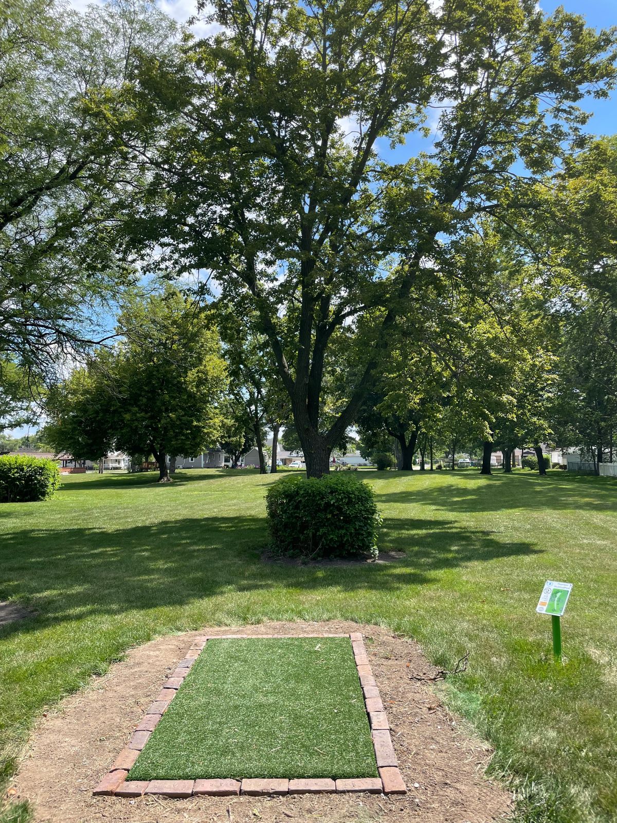 Hole 2 tee
