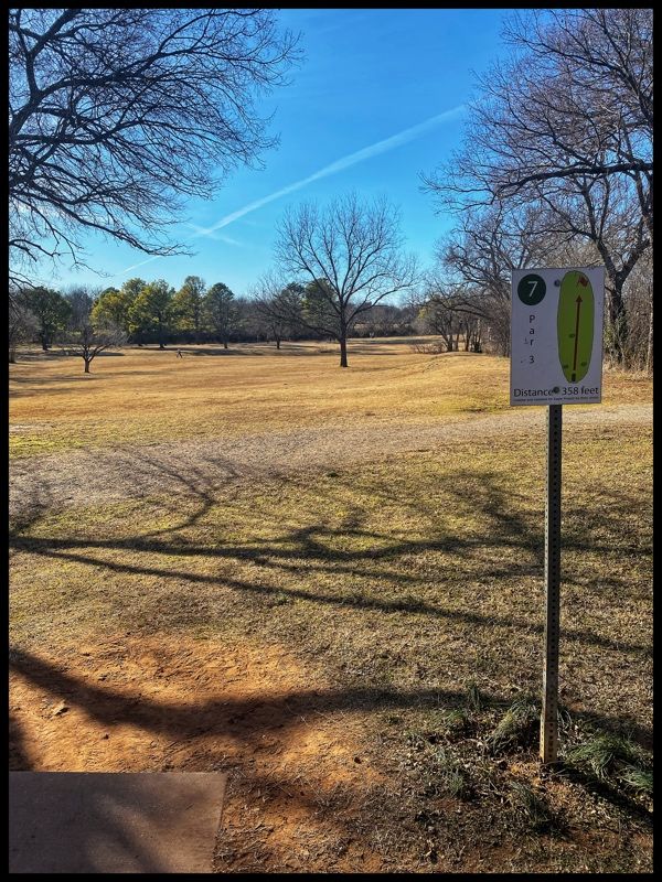 #7 Tee -throwing west