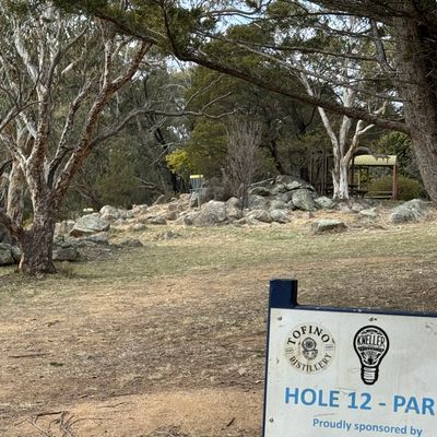 Hole 12, Tee tucked in the rocks