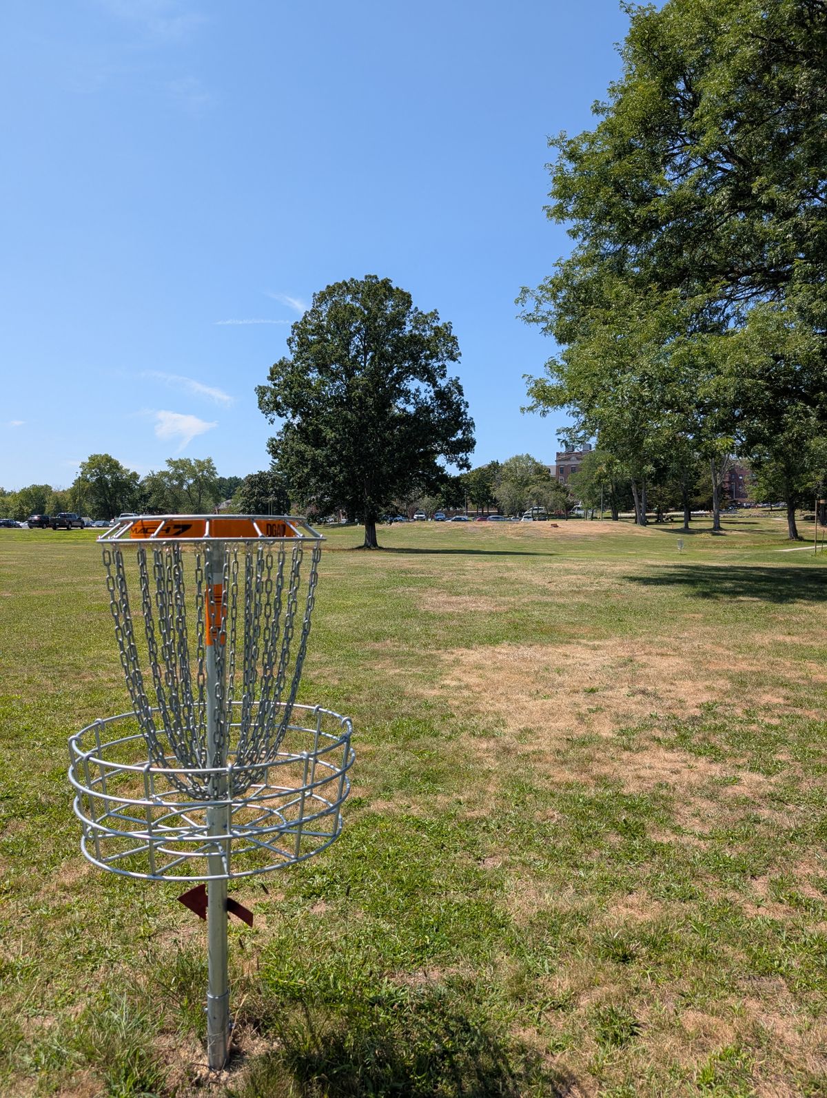 Hole 2, basket to Teepad.
