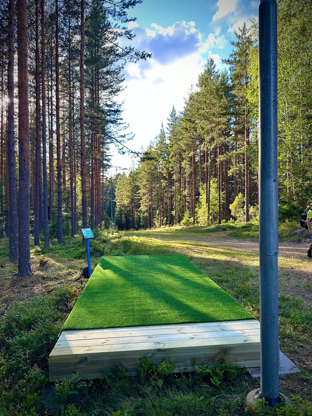 Tee 11. Skarp dogleg vänster. Håll linjen och du har chans på birdien