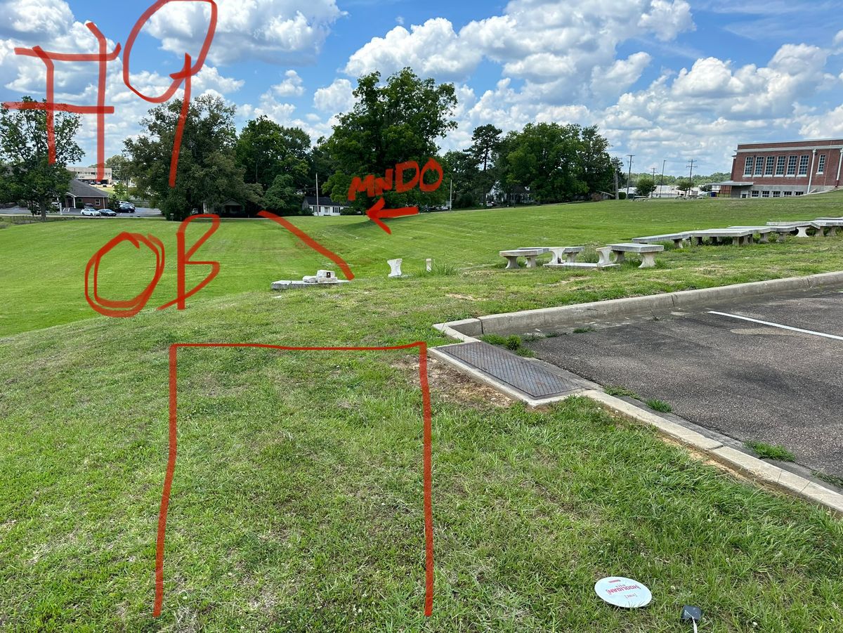  Advnaced- Dogleg Right. Mando left of tree. Left of Ditch OB. Right of tree OB