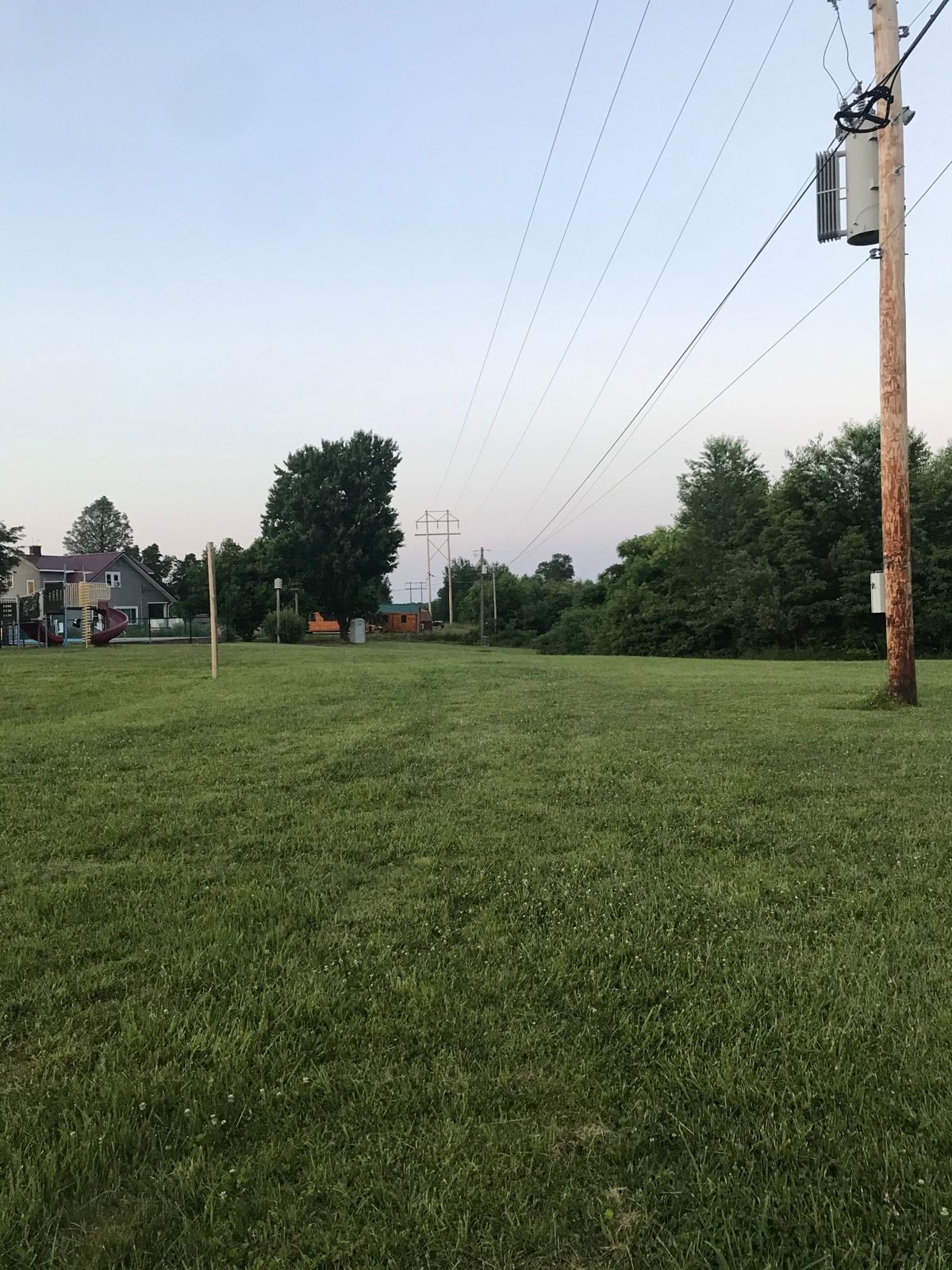 Tee off of hole 4 (optional mando and house hazard to left)