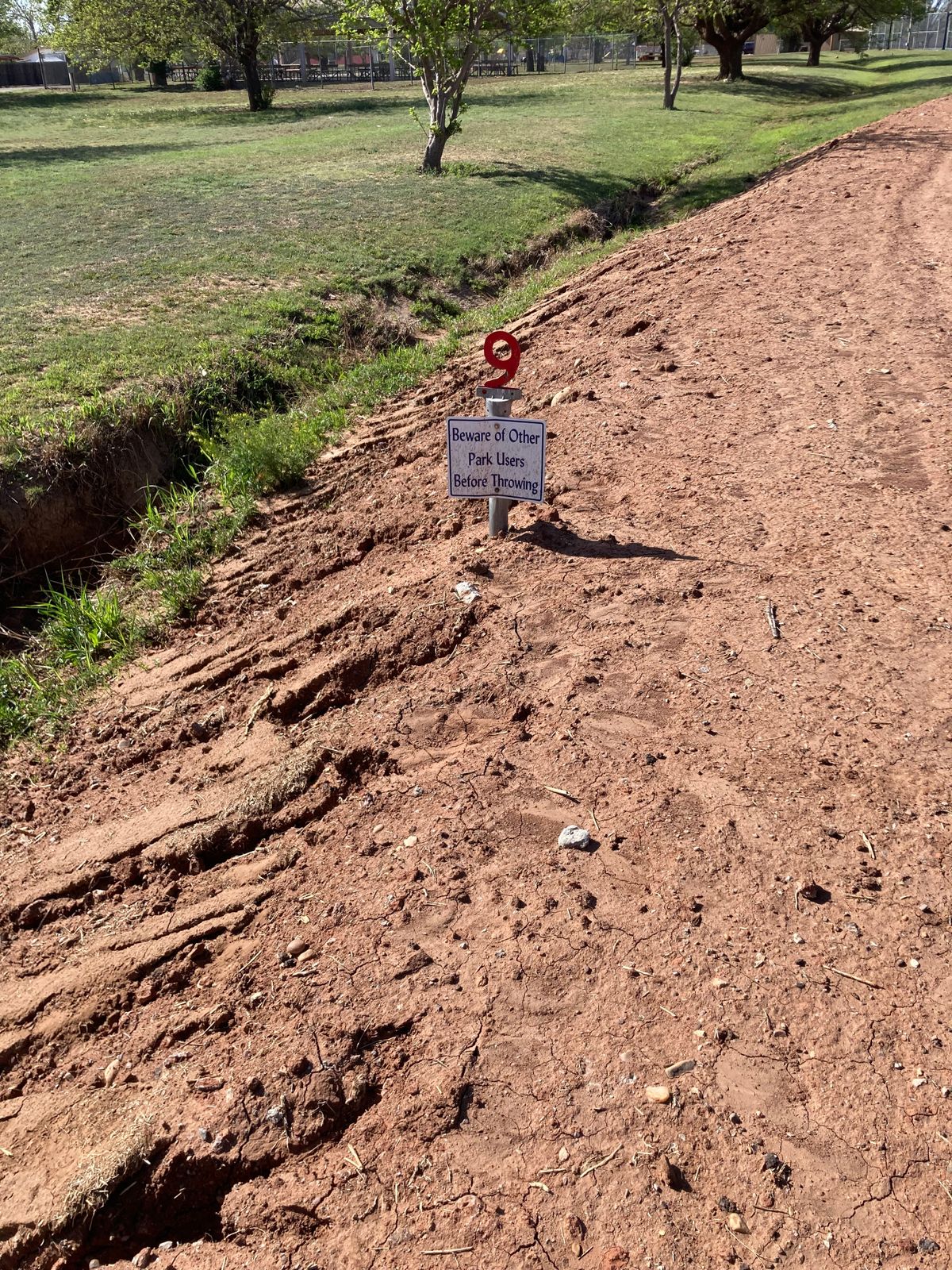 Tee pad for the red 9th is a bit underground but white is fine