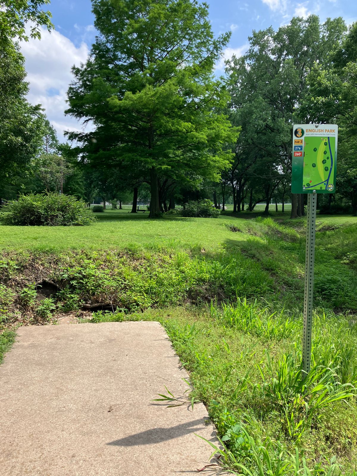 Hole 3 tee.
