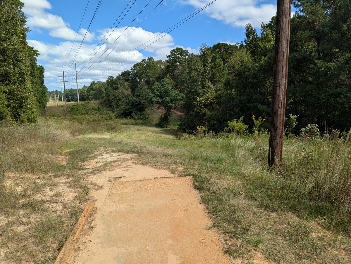 400 ish ft par 3 with protected green