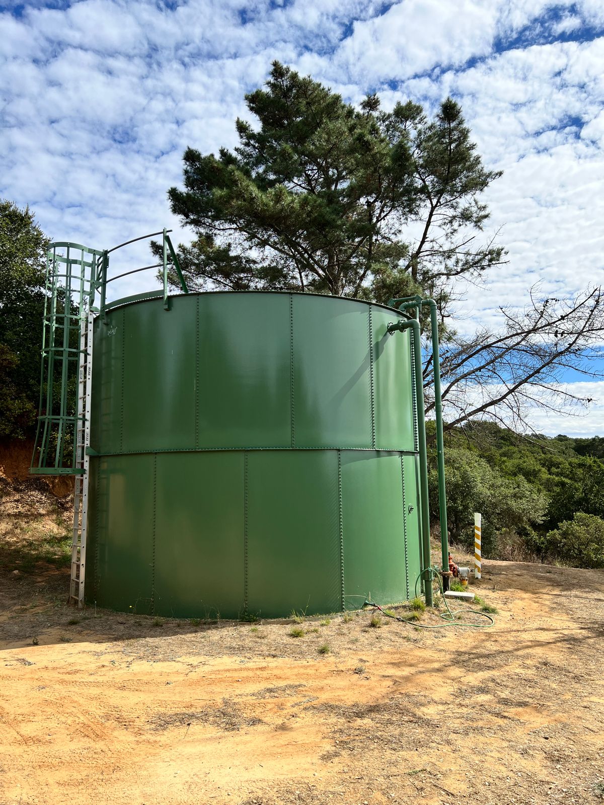 Hole 8 looking at the water tank. This is Royal Oaks "Top of the World".
