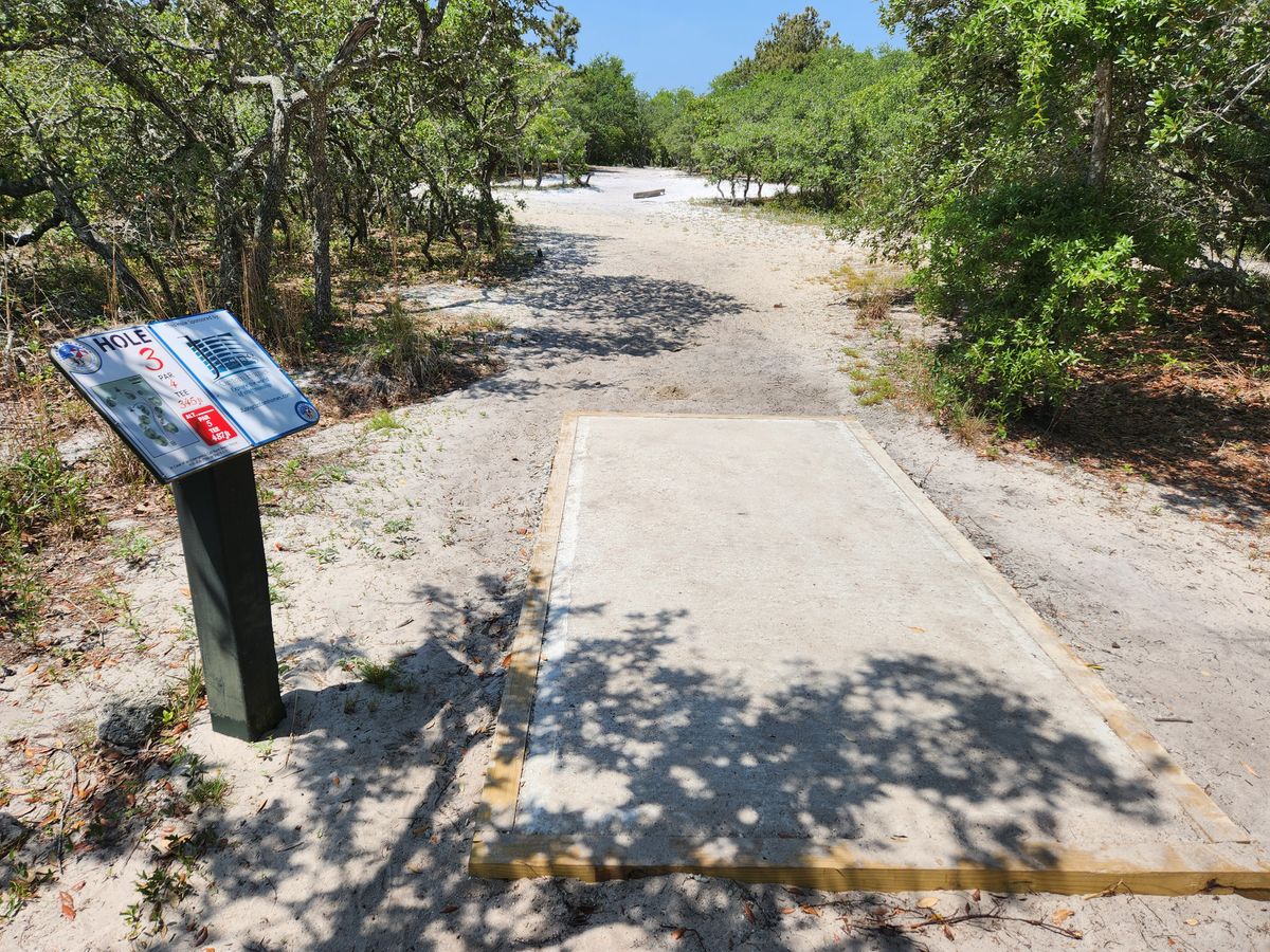 Hole 3 tee