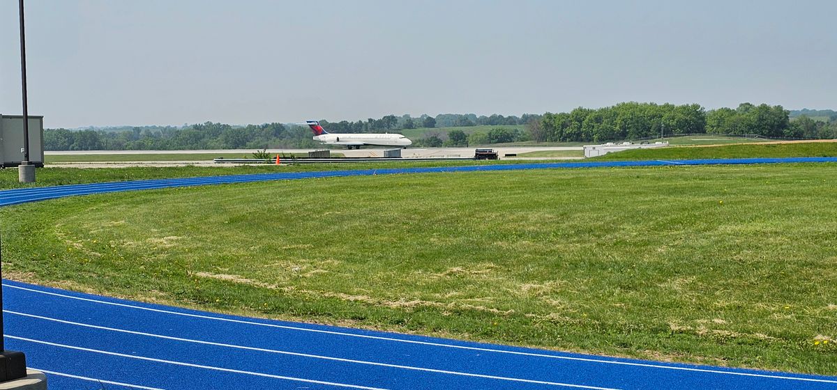 Watch 0lanes take off from the course