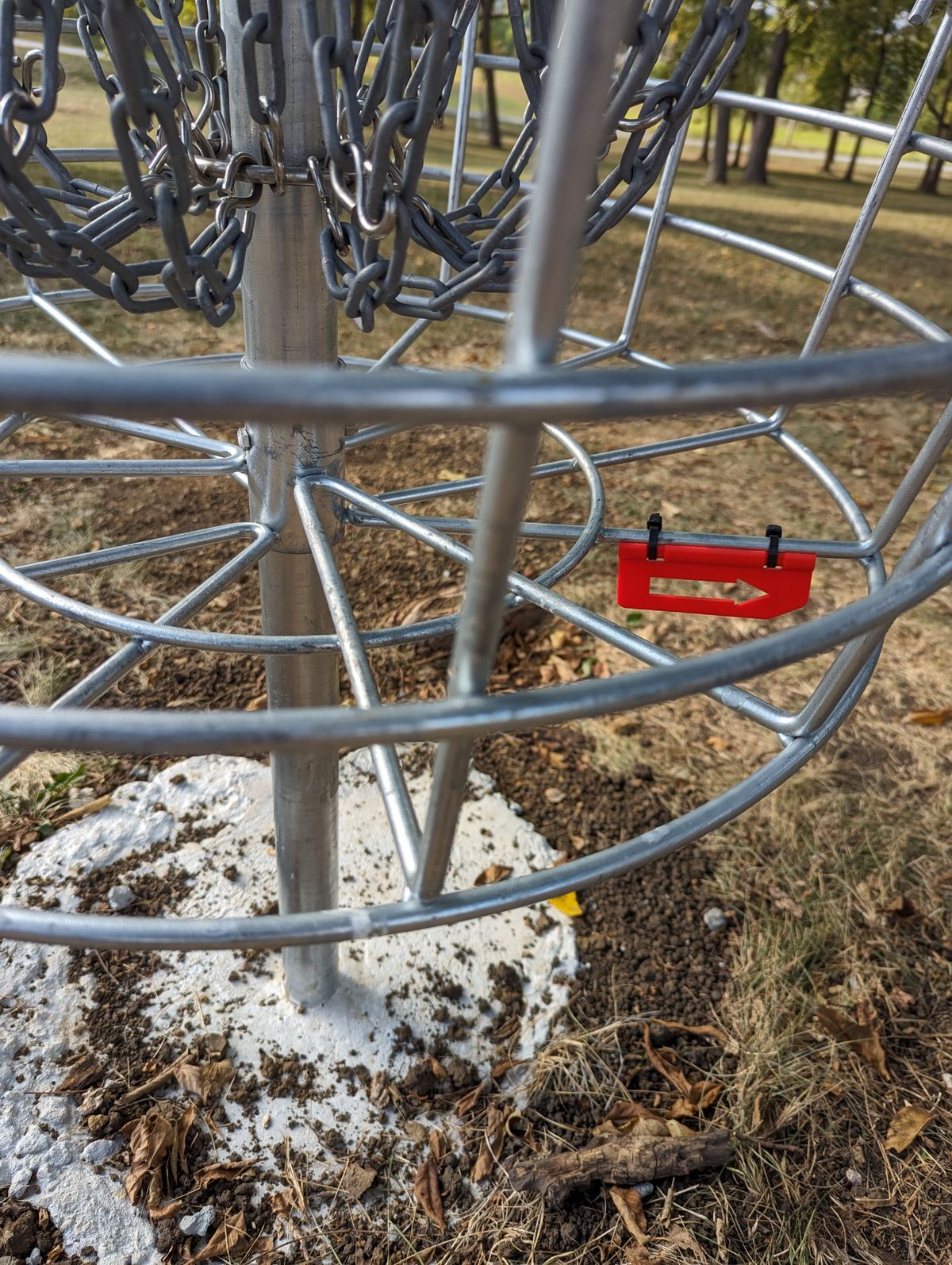 All baskets have next hole arrows to take you to the next tee pad