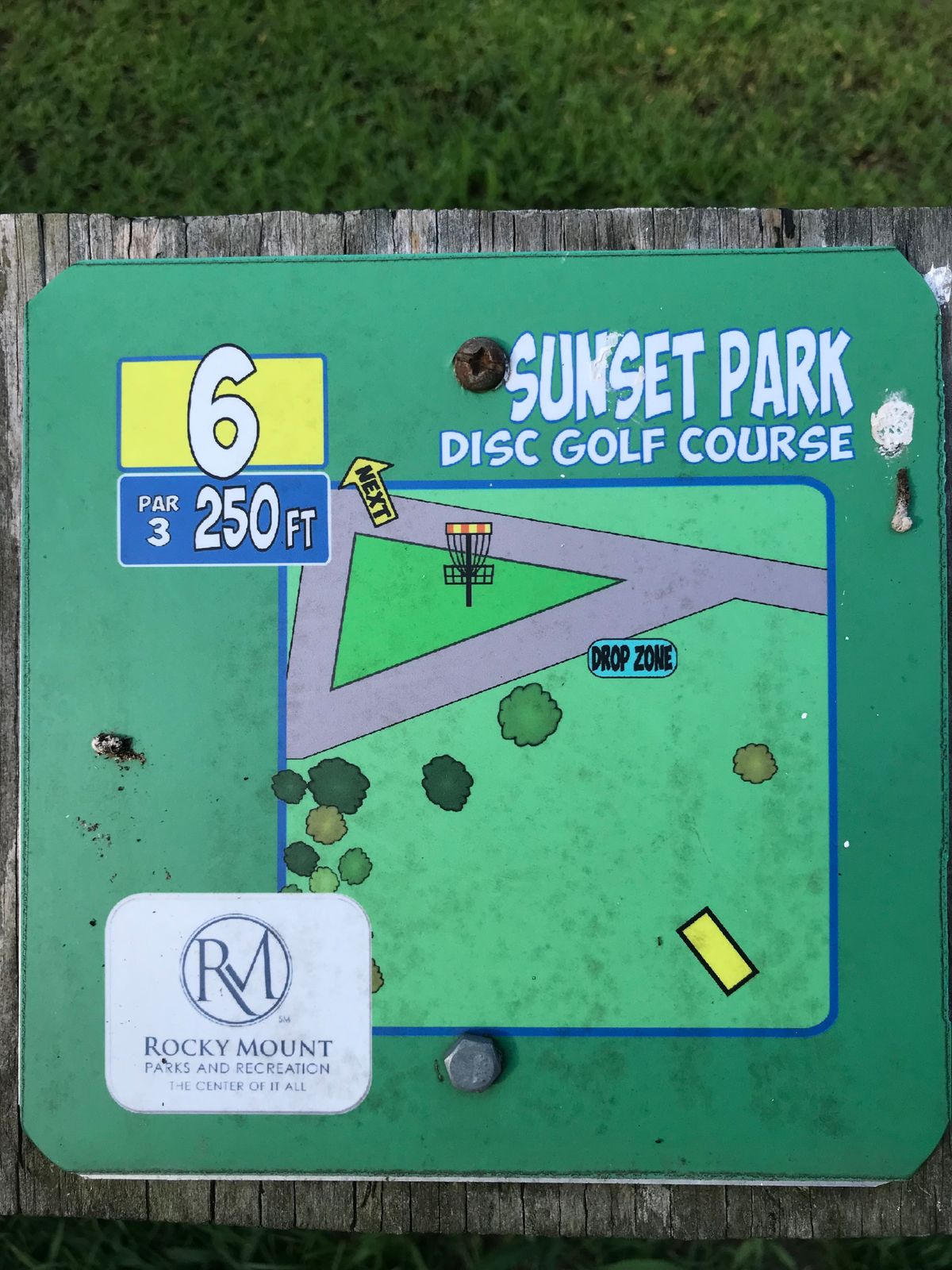 Great signage on every hole.