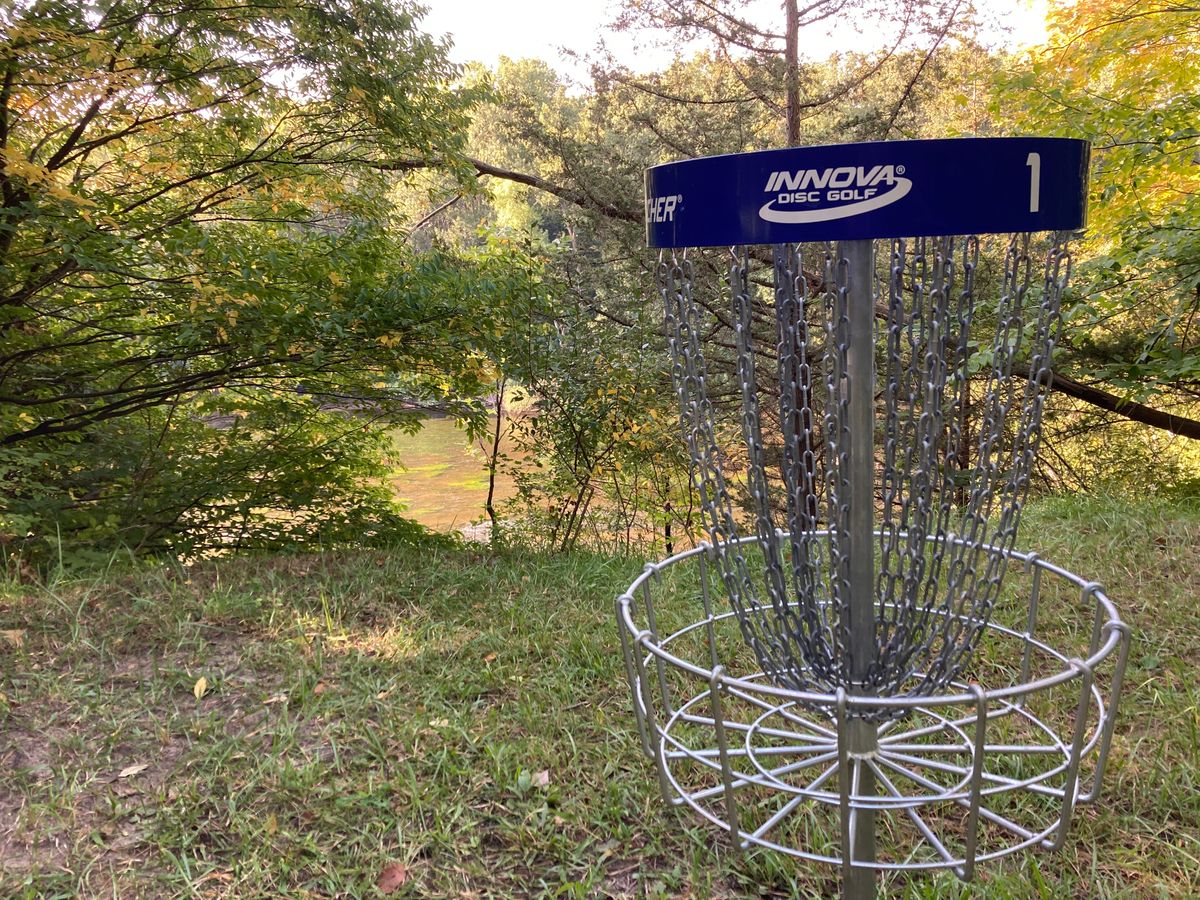 Hole 1 Blue Basket overlooking the Muskegon River