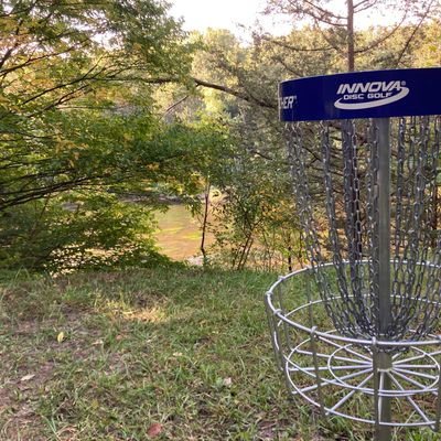 Hole 1 Blue Basket overlooking the Muskegon River