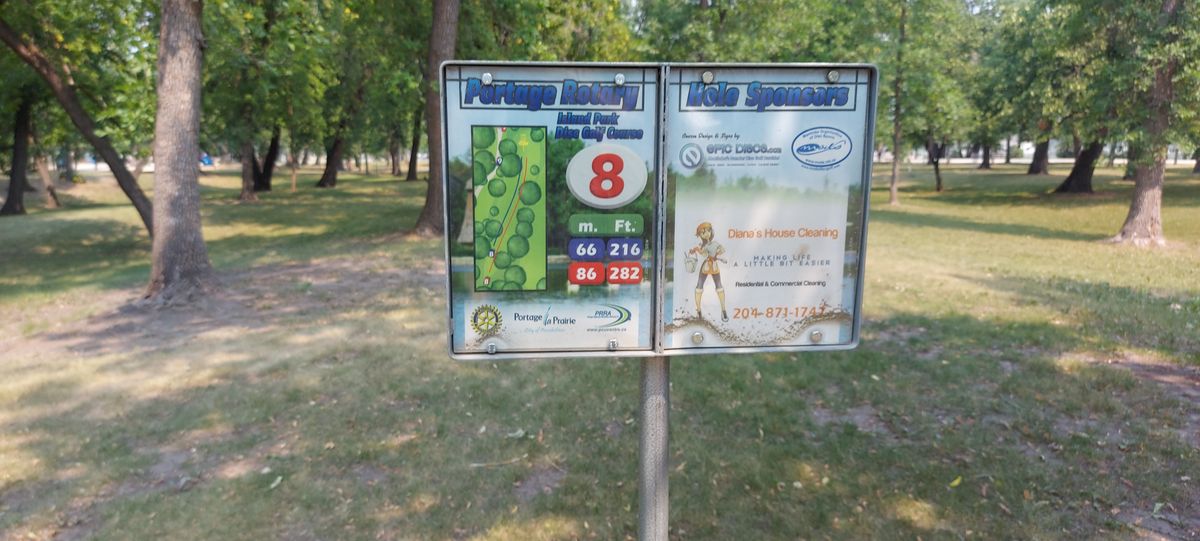 Hole sign #8 🍁🍀🍁🍀🍁