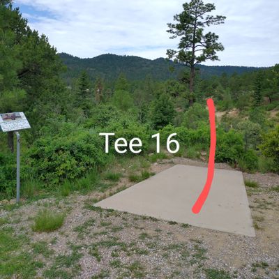 Tee 16, very long on the side of a ravine.