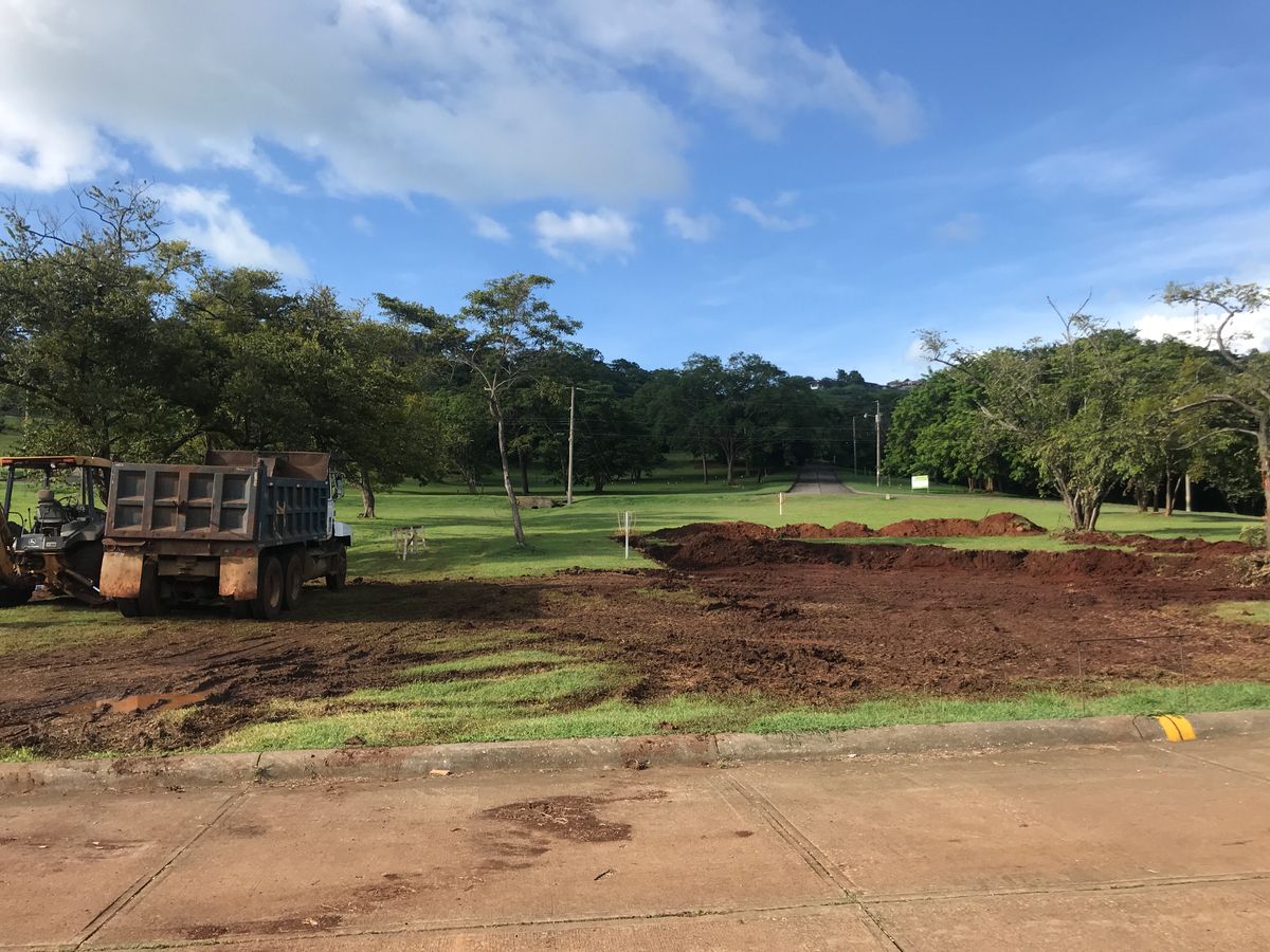 Hole 3 disappearing for new homes. Looks like the entire course will be gone soon. Very sad.