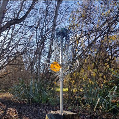 Hole 4's elevated basket