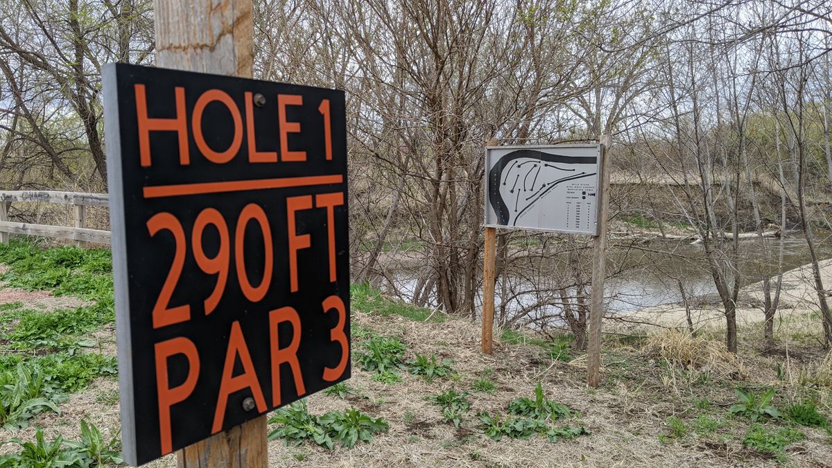 Hole 1 Tee sign