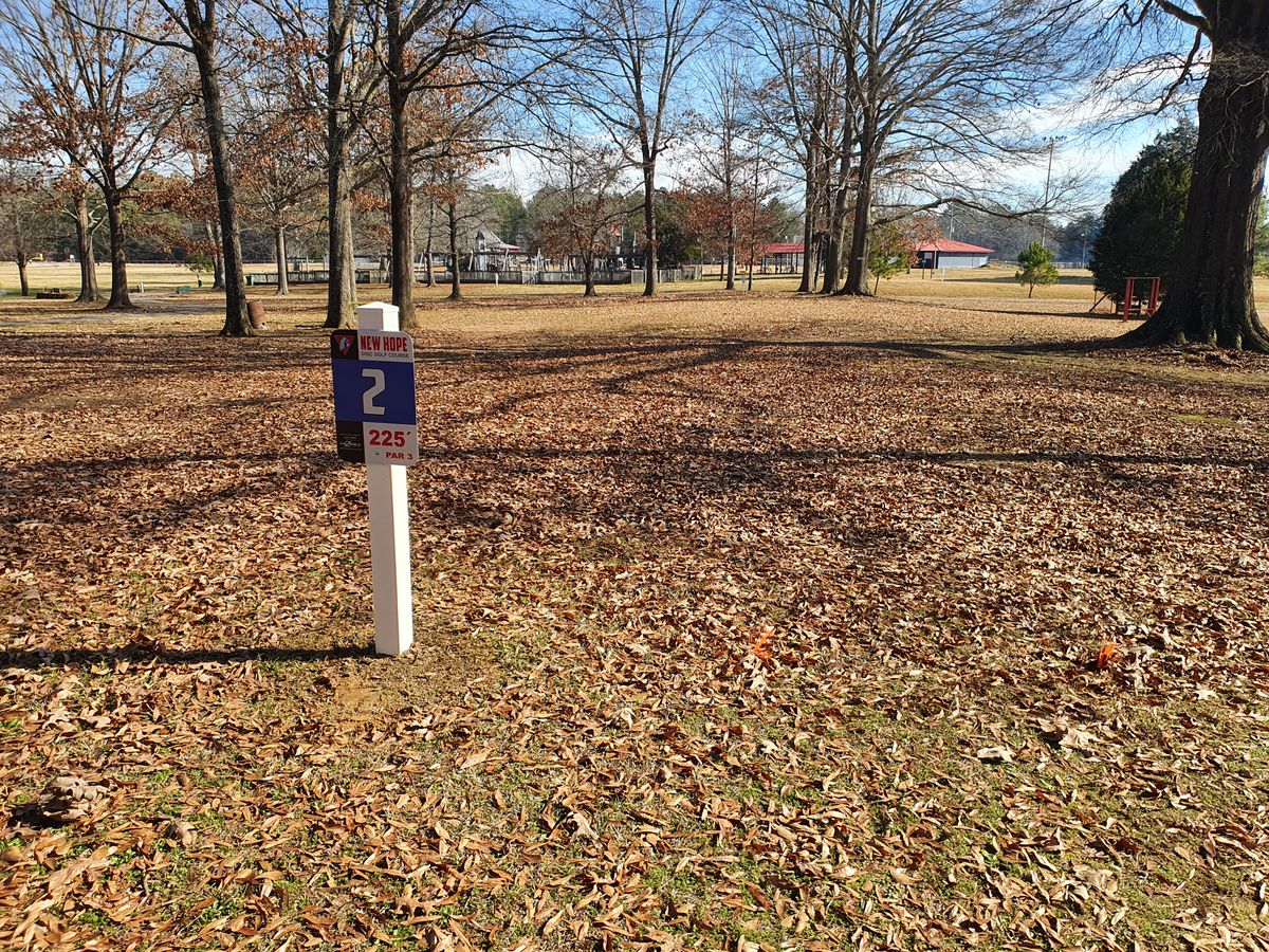 hole 2 tee sign