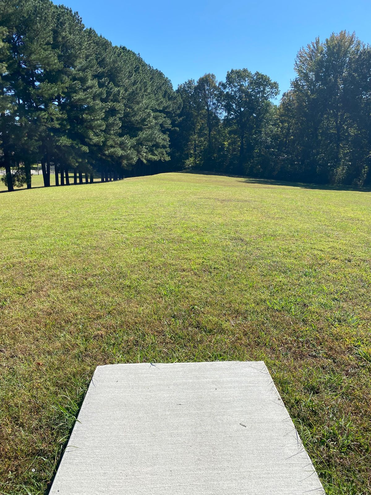 Hole 16 tee pad (red)