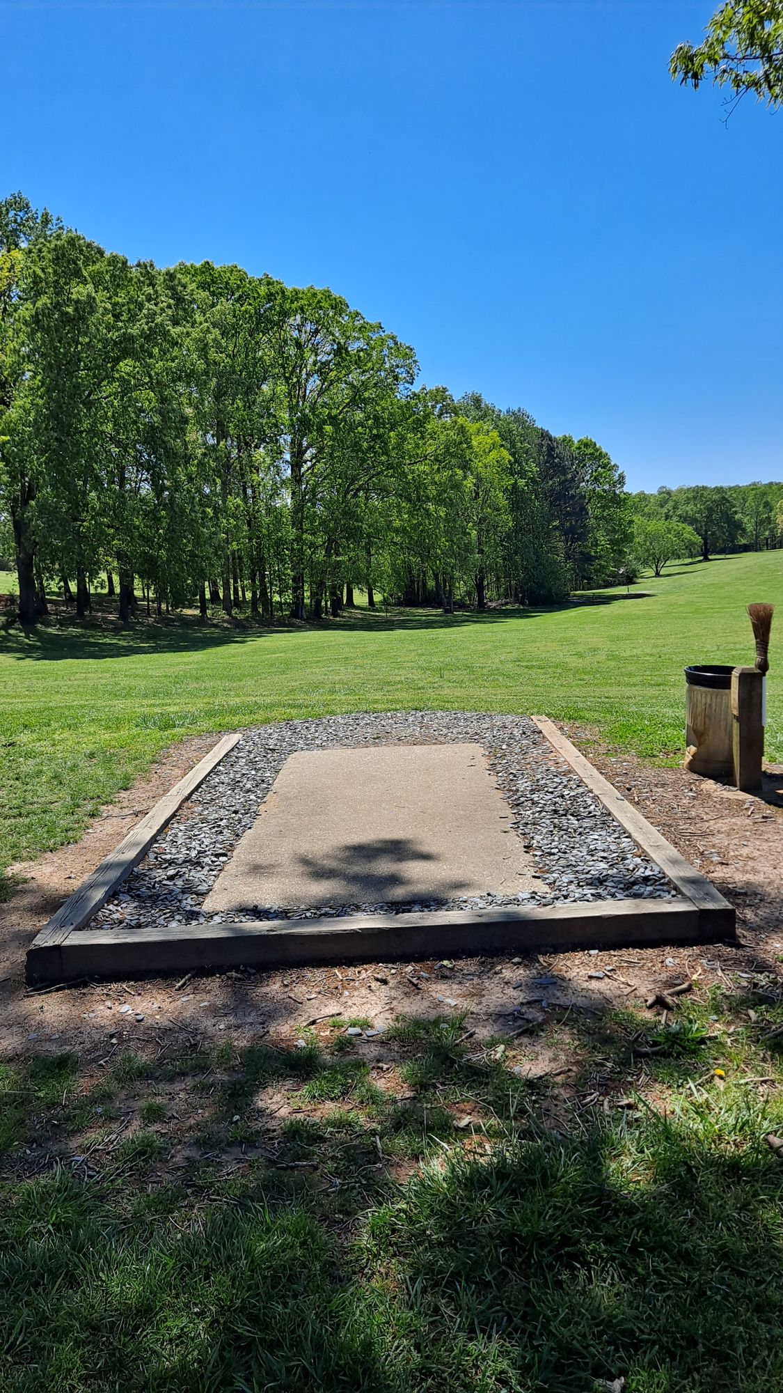 Hole 5, 362 feet downhill to right basket