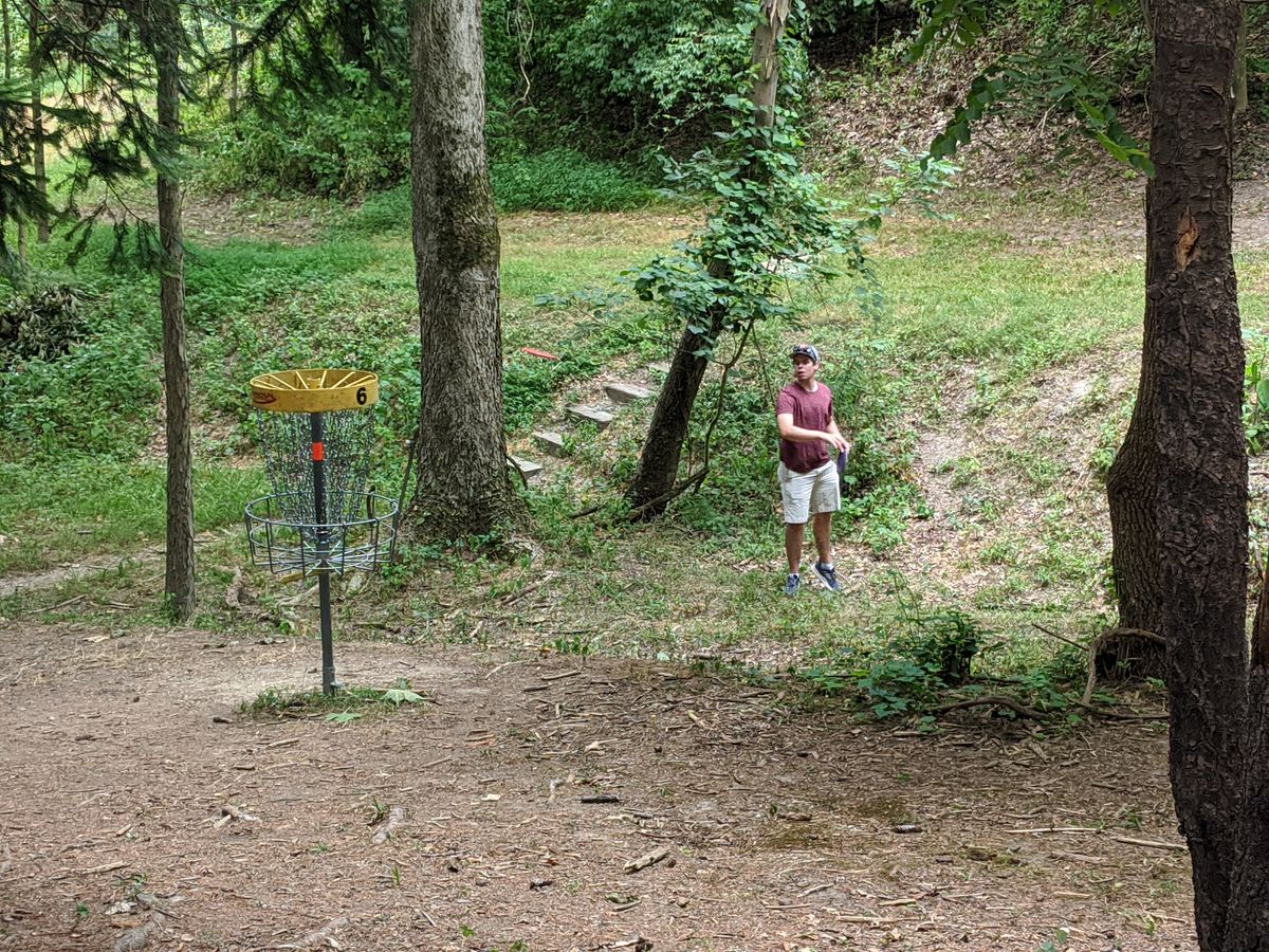 Rosszilla with his putter in Woodsboro.