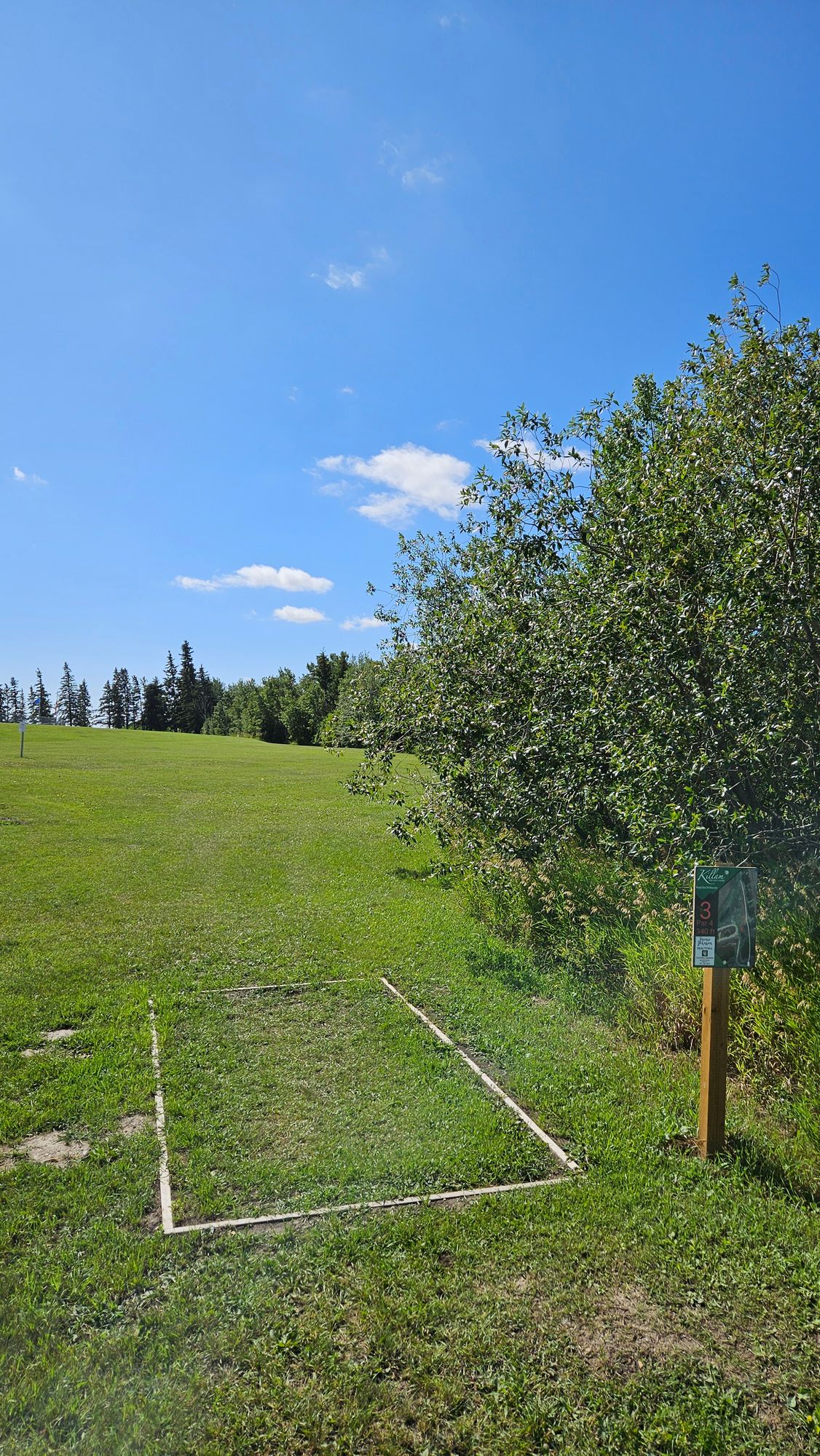 Hole 3 Red tee looking down fairway