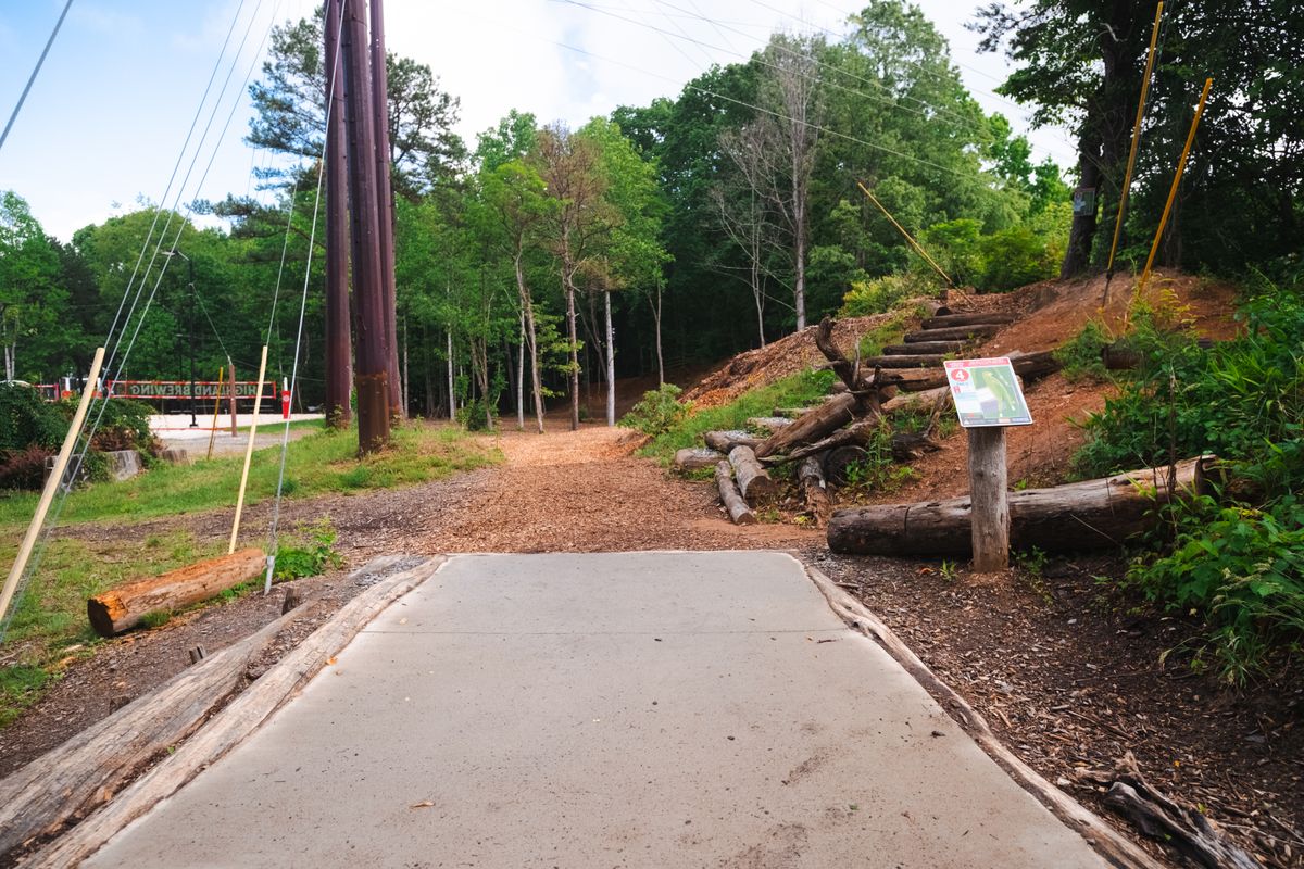 Hole 4 short