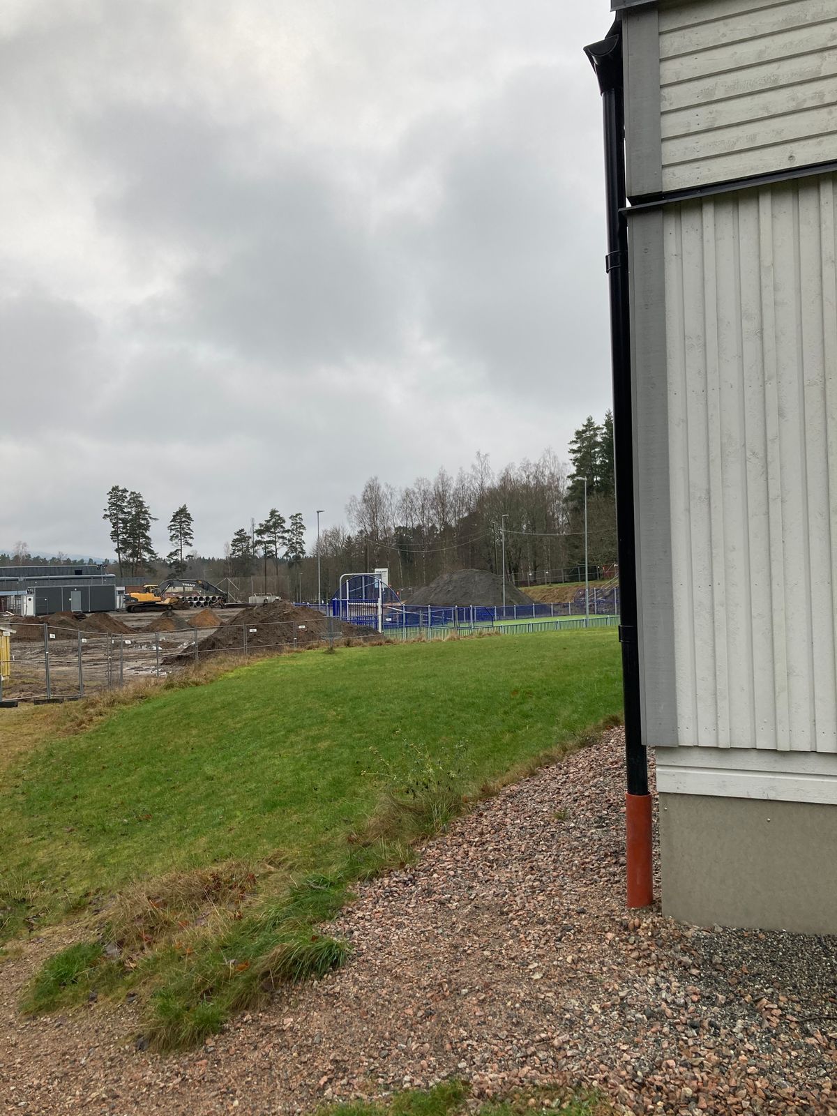 Hål 5 Mando till vänster om huskanten