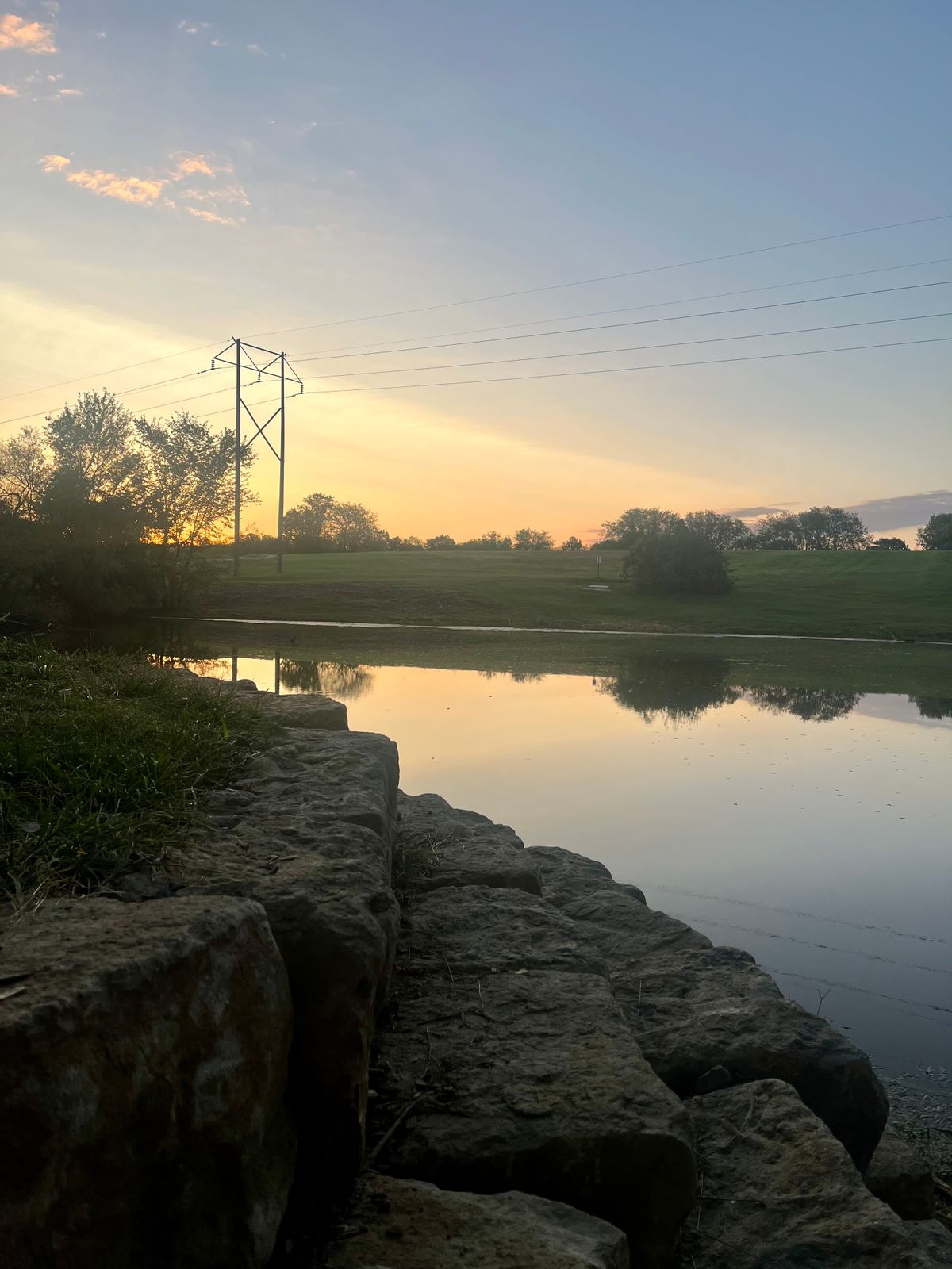 Hole 2/Gold 1 water carry