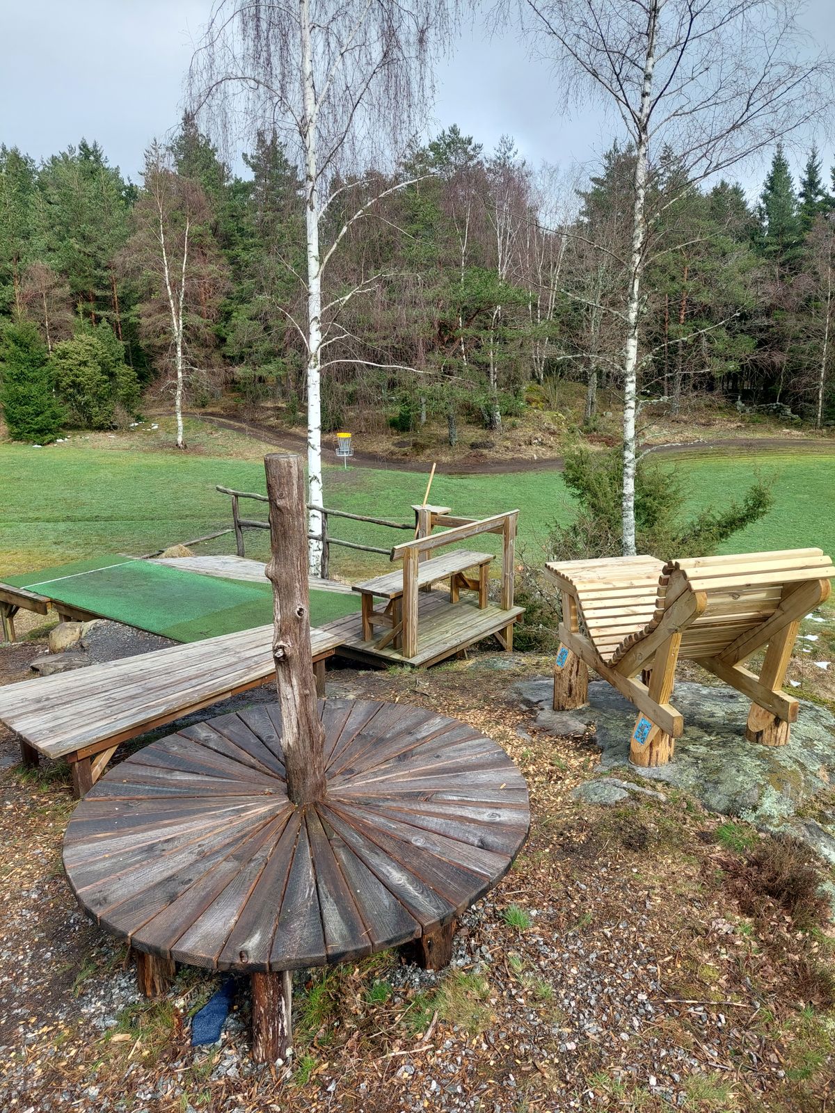 Take a break at hole 8.