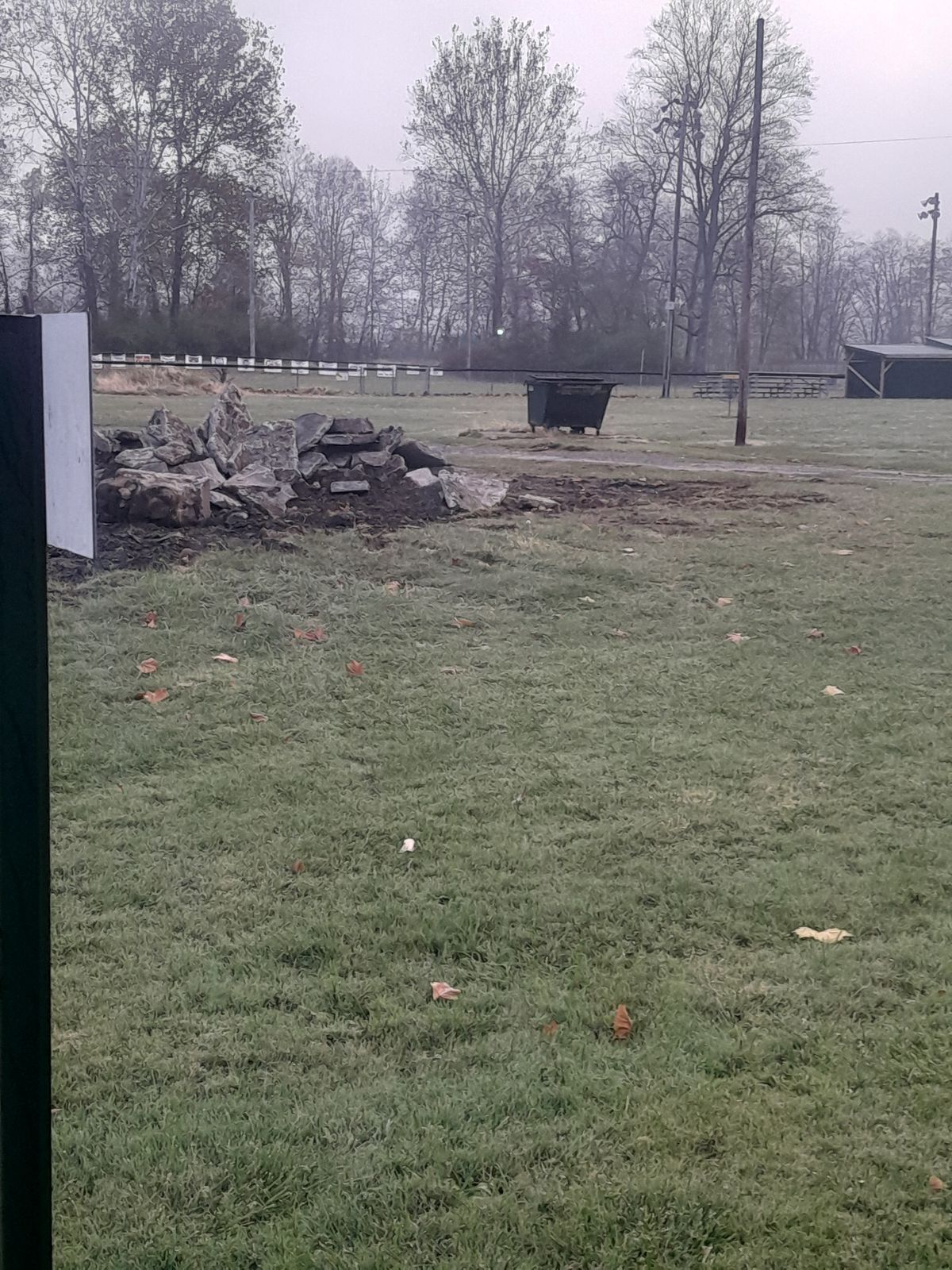 Hole 1 tee to basket.