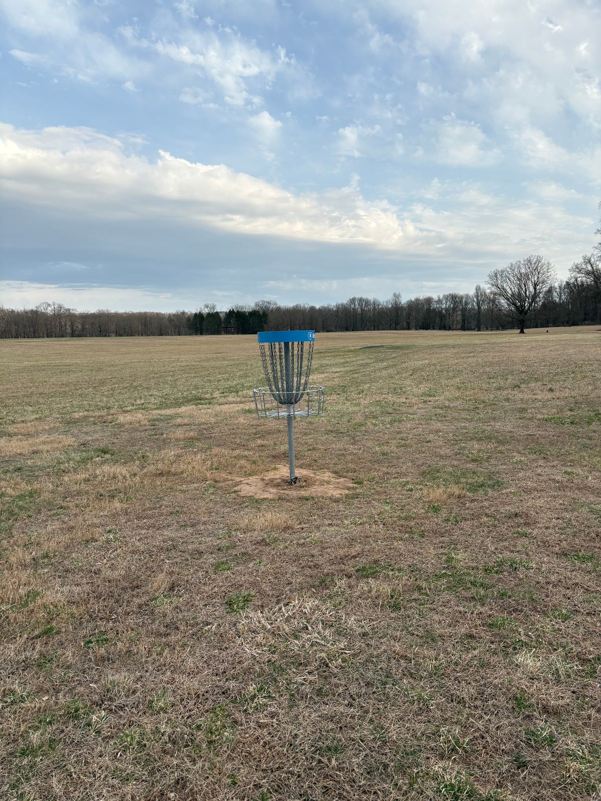 Hole 16 is a straight tee shot fading to the left at the end.